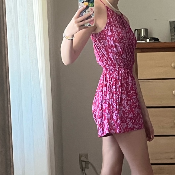 🌸Old Navy floral romper: - Picture 3 of 8